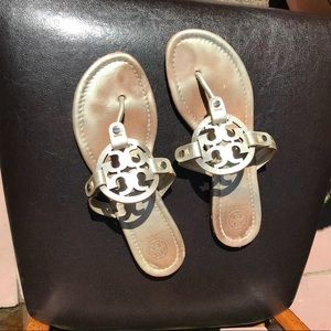 💕💕Tory Burch Miller Sandals Metallic Size 7💕💕